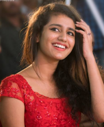 priya prakash varrier biography, priya prakash varrier childhood photos